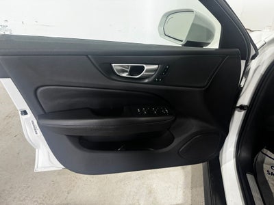 2025 Volvo V60 Cross Country B5 Plus
