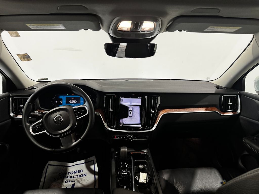 2025 Volvo V60 Cross Country B5 Plus