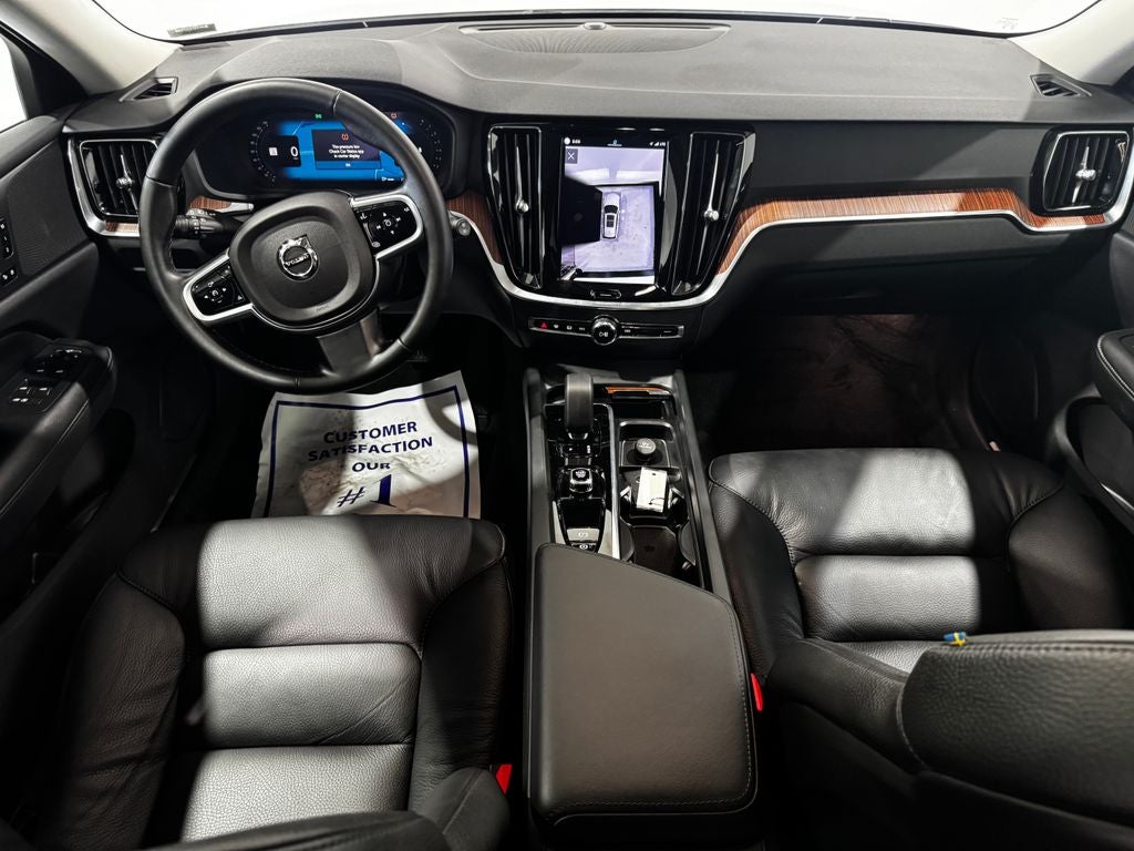 2025 Volvo V60 Cross Country B5 Plus