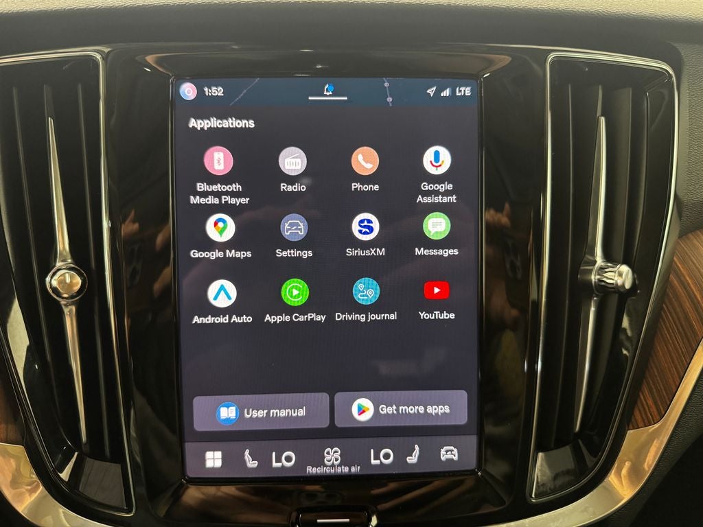 2025 Volvo V60 Cross Country B5 Plus