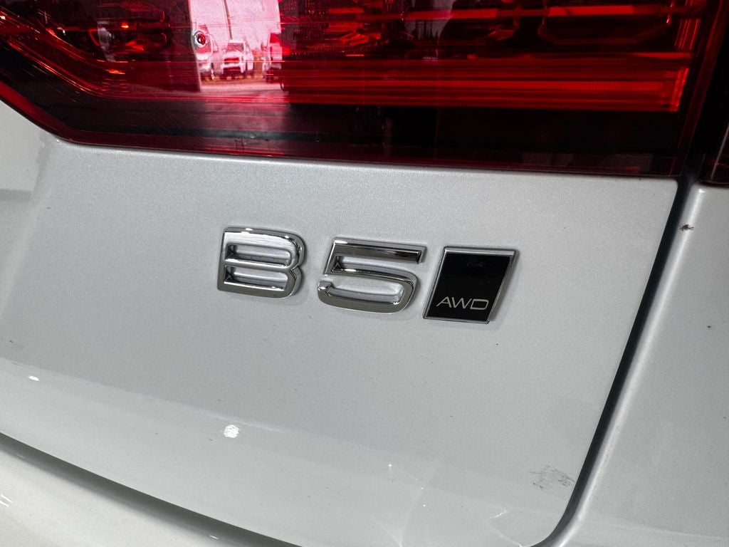 2025 Volvo V60 Cross Country B5 Plus