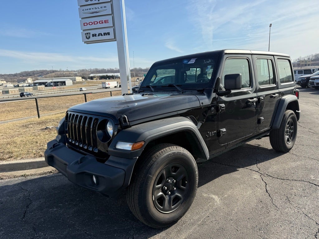 Used 2022 Jeep Wrangler Unlimited Sport with VIN 1C4HJXDN8NW133110 for sale in Kansas City