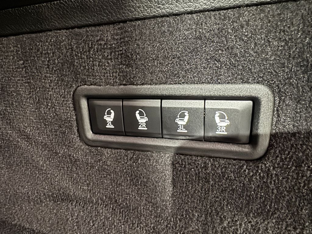 2022 Jeep Grand Wagoneer Series III