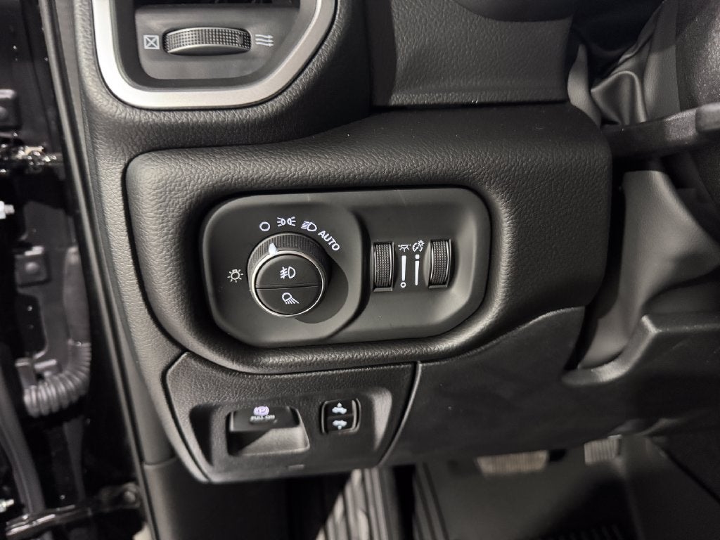 2027 RAM Ram 1500 Big Horn/Lone Star