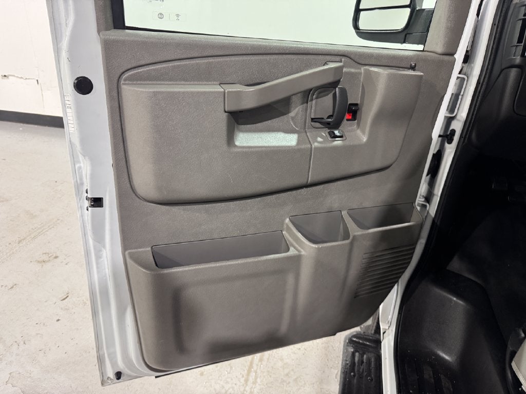 2023 Chevrolet Express Passenger LS Passenger