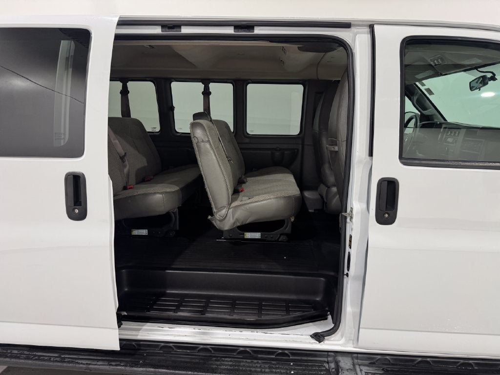 2023 Chevrolet Express Passenger LS Passenger