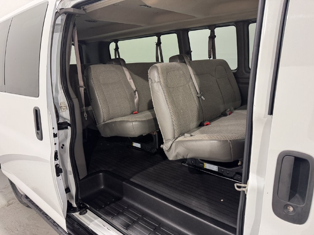2023 Chevrolet Express Passenger LS Passenger