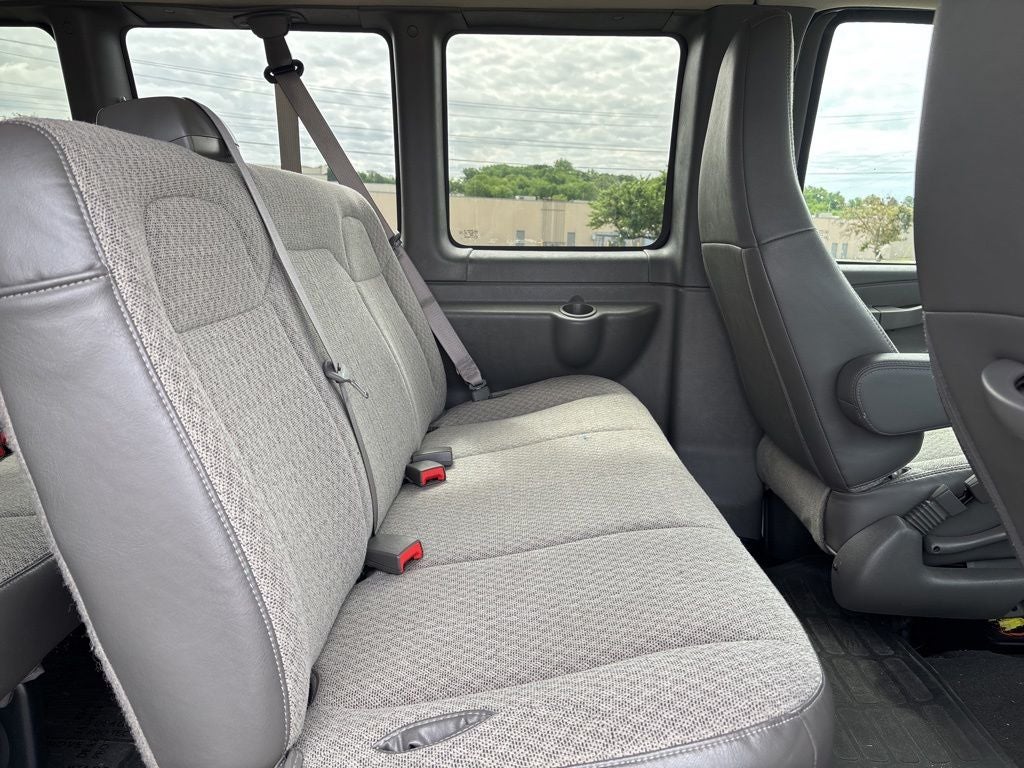 2025 Chevrolet Express Passenger LT Passenger