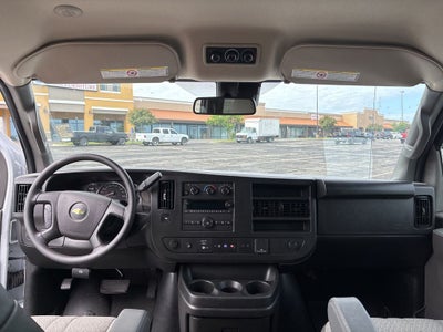 2025 Chevrolet Express Passenger LT Passenger
