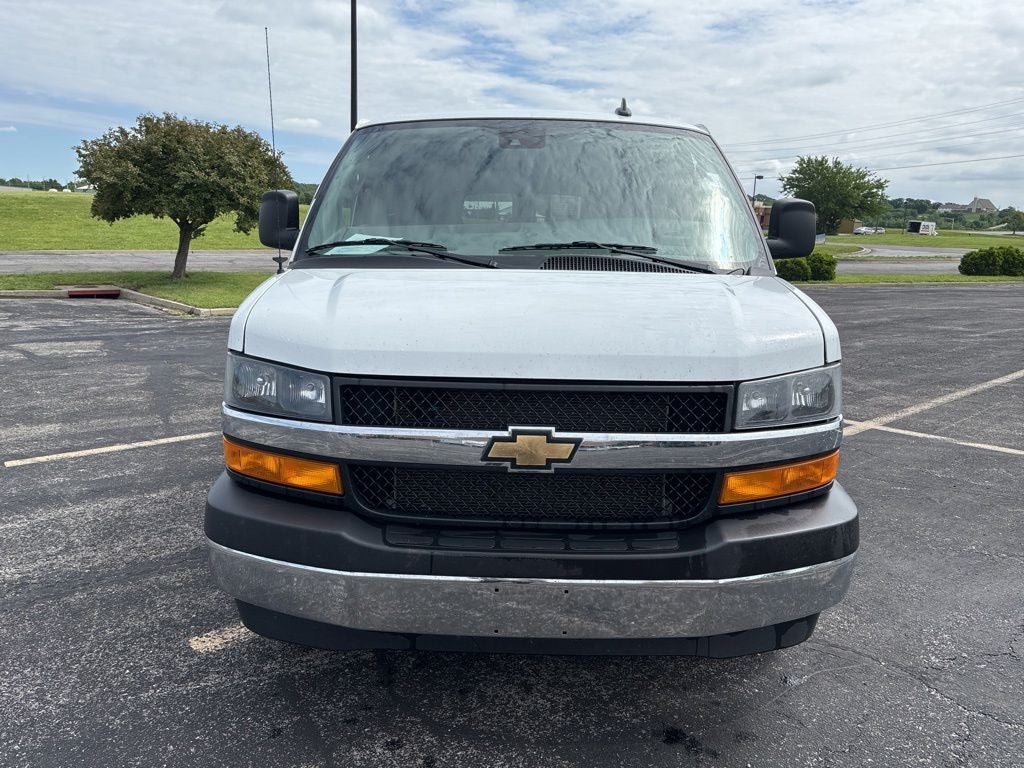 2025 Chevrolet Express Passenger LT Passenger