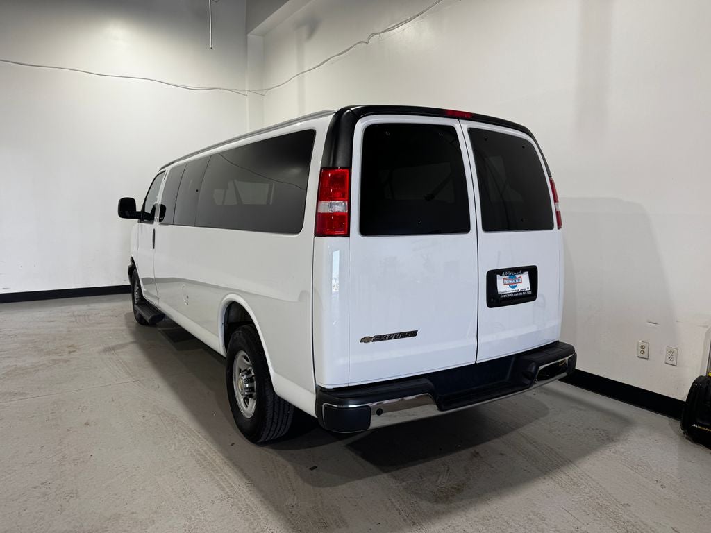 2025 Chevrolet Express Passenger LT Passenger