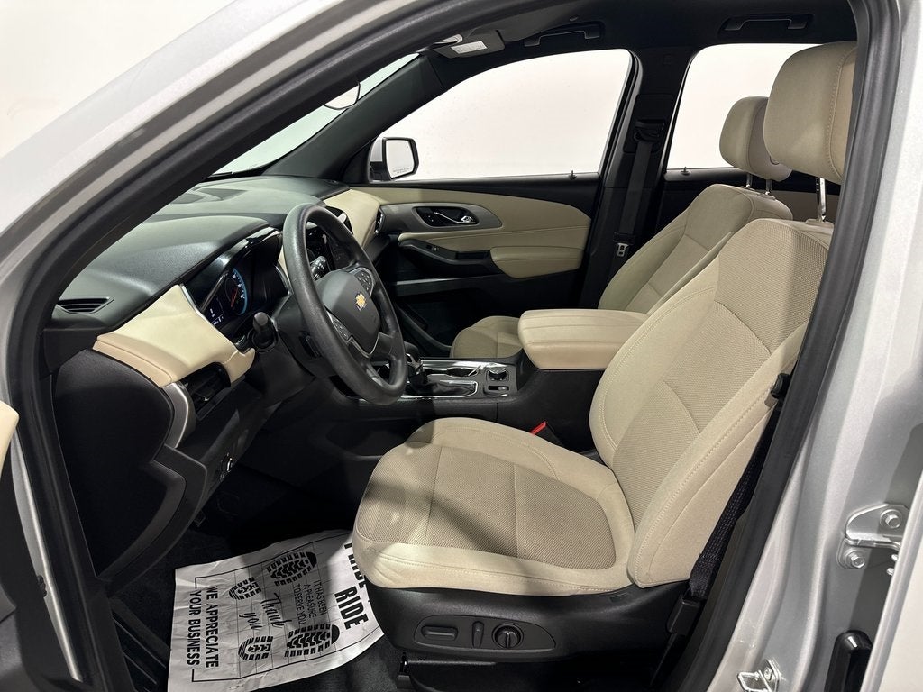 2022 Chevrolet Traverse LS