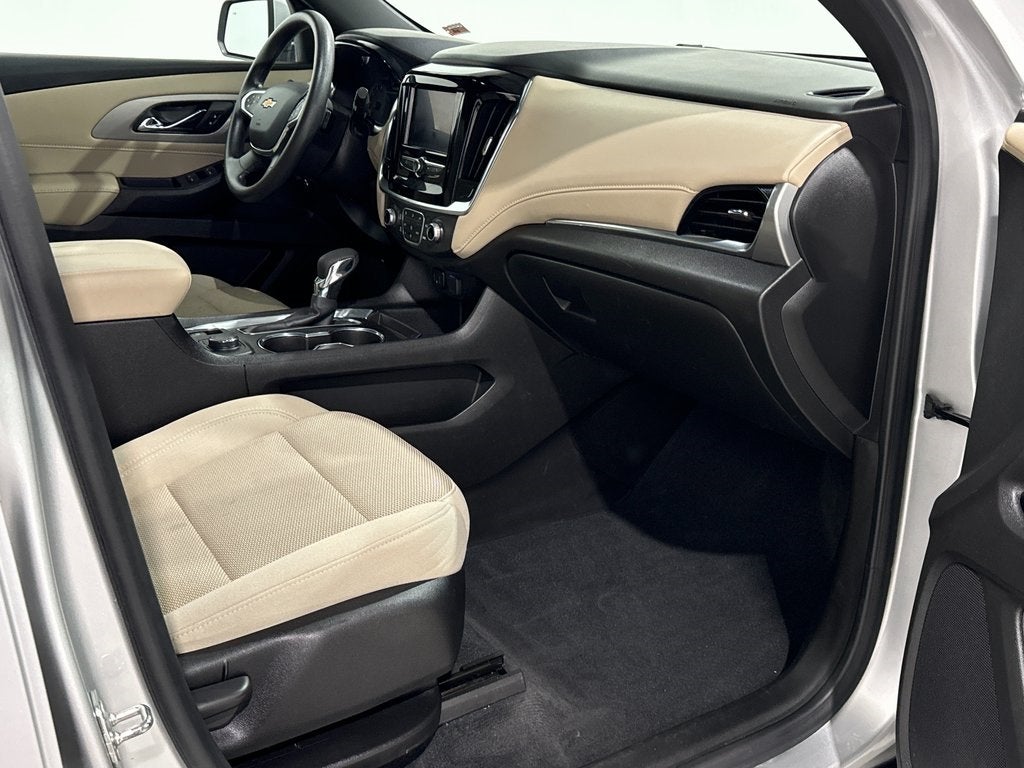 2022 Chevrolet Traverse LS