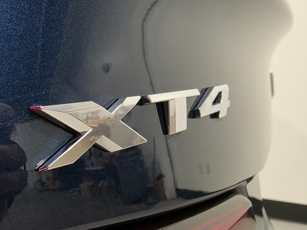 2020 Cadillac XT4 Premium Luxury