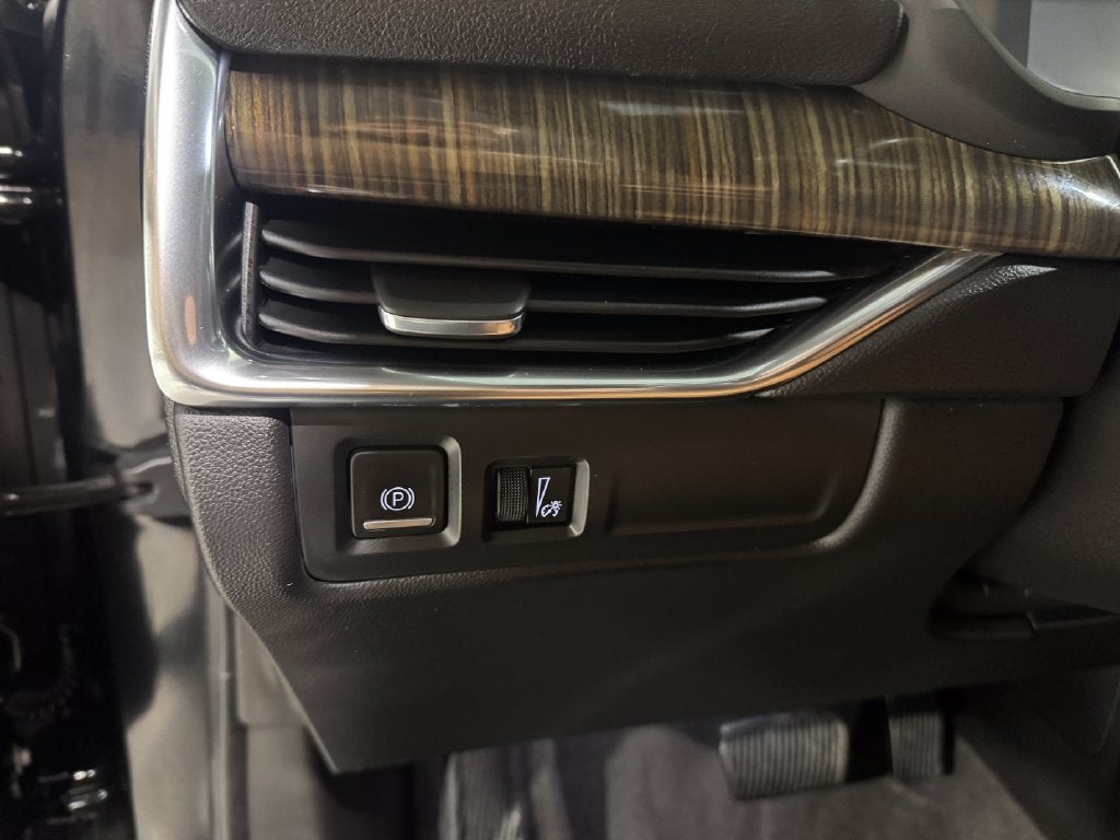 2022 Cadillac XT4 Premium Luxury