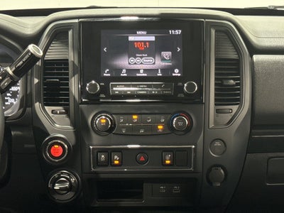 2023 Nissan TITAN SV