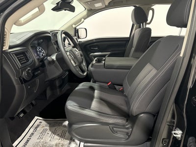 2023 Nissan TITAN SV