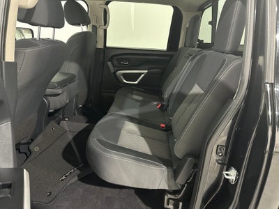 2023 Nissan TITAN SV