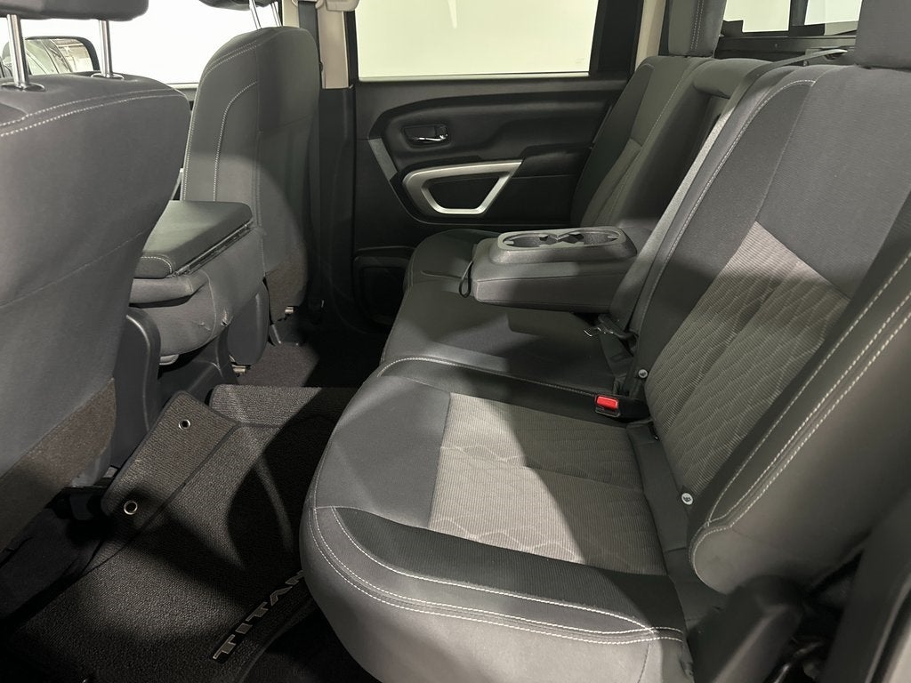 2023 Nissan TITAN SV