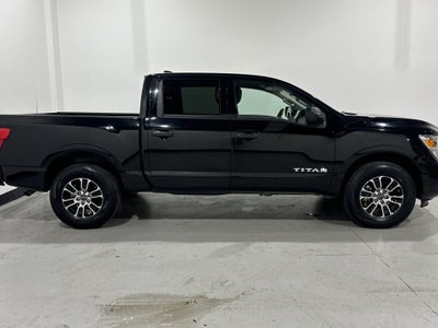2023 Nissan TITAN SV