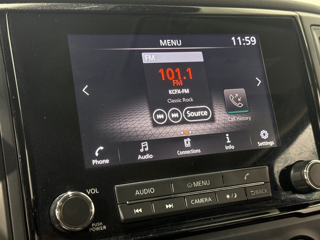 2023 Nissan TITAN SV