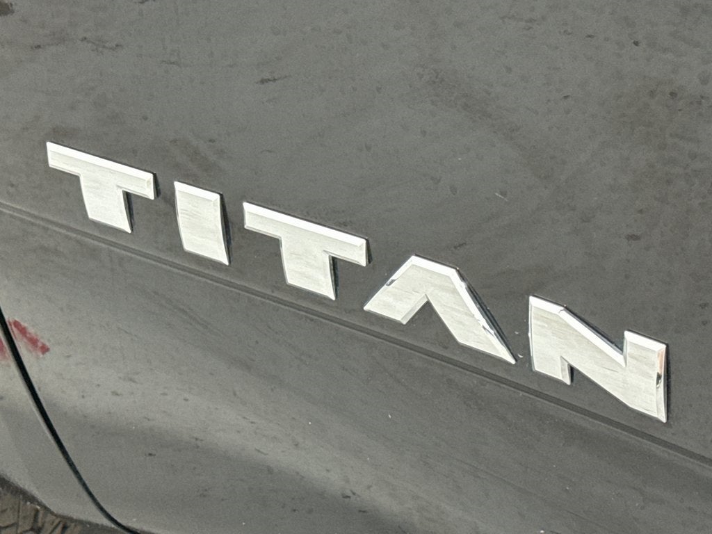 2023 Nissan TITAN SV