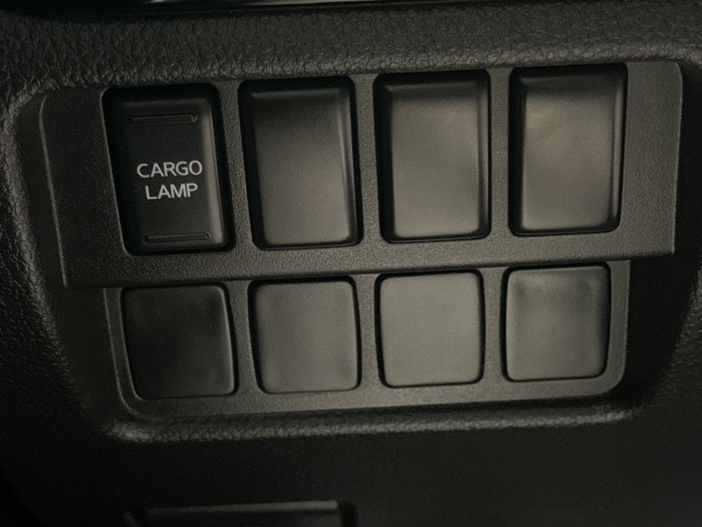 2023 Nissan TITAN SV