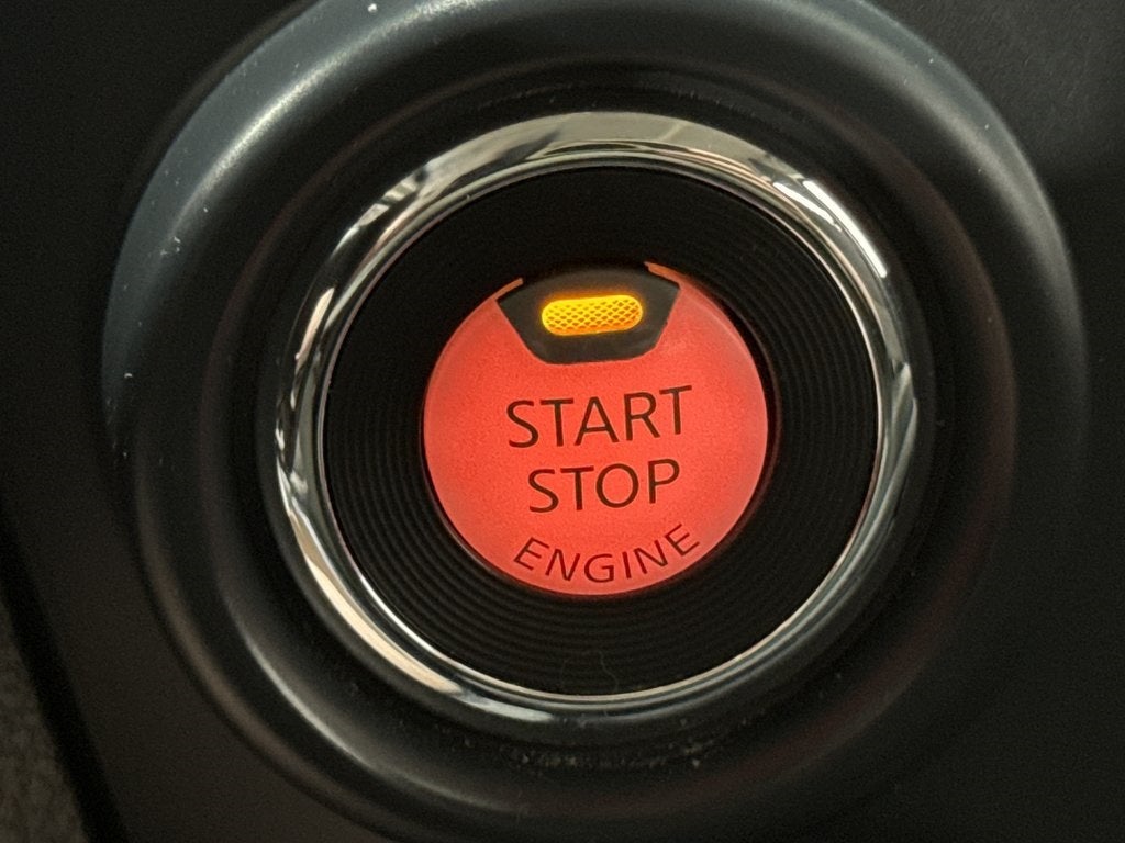 2023 Nissan TITAN SV