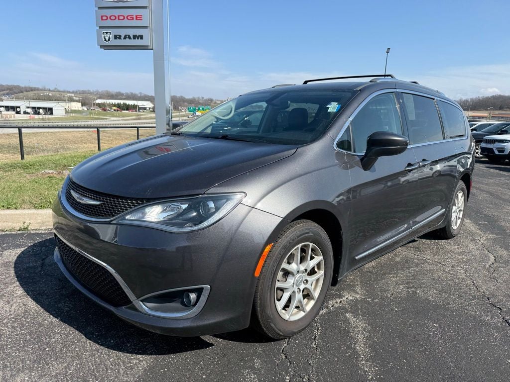 Used 2020 Chrysler Pacifica Touring L with VIN 2C4RC1BG1LR284358 for sale in Kansas City