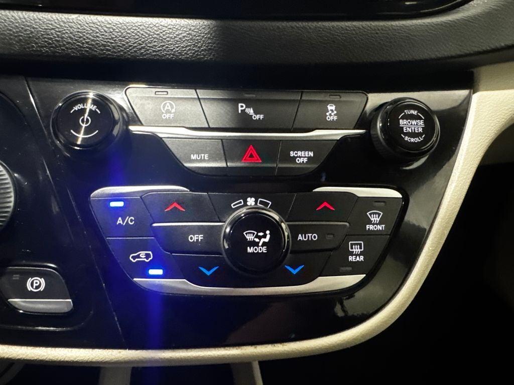 2020 Chrysler Pacifica Touring L