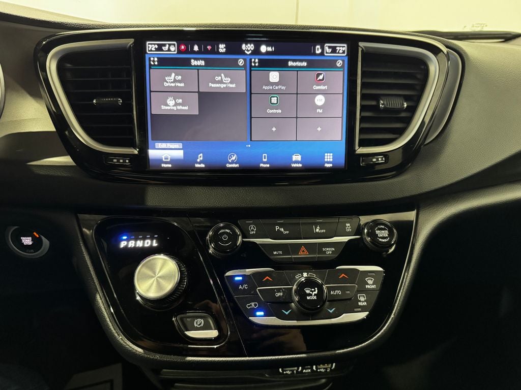 2025 Chrysler Pacifica Select