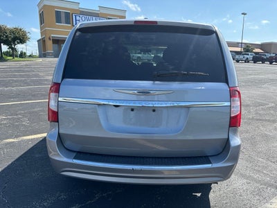 2016 Chrysler Town & Country Touring
