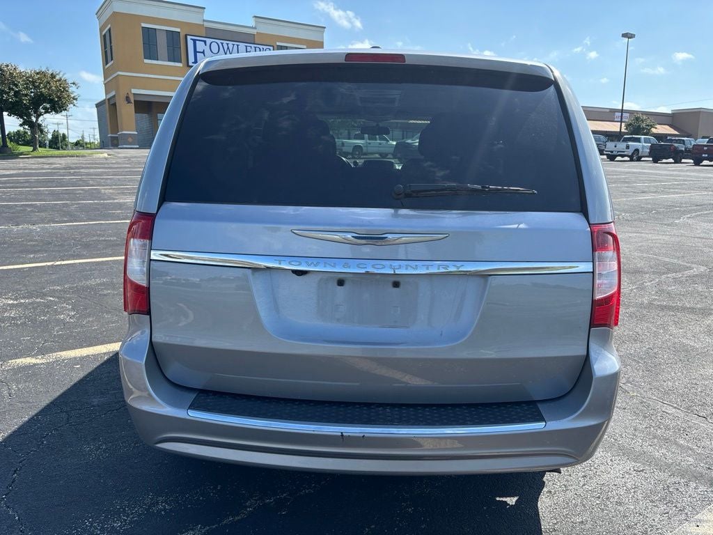 2016 Chrysler Town & Country Touring