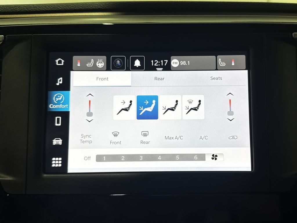 2023 Chrysler Voyager LX