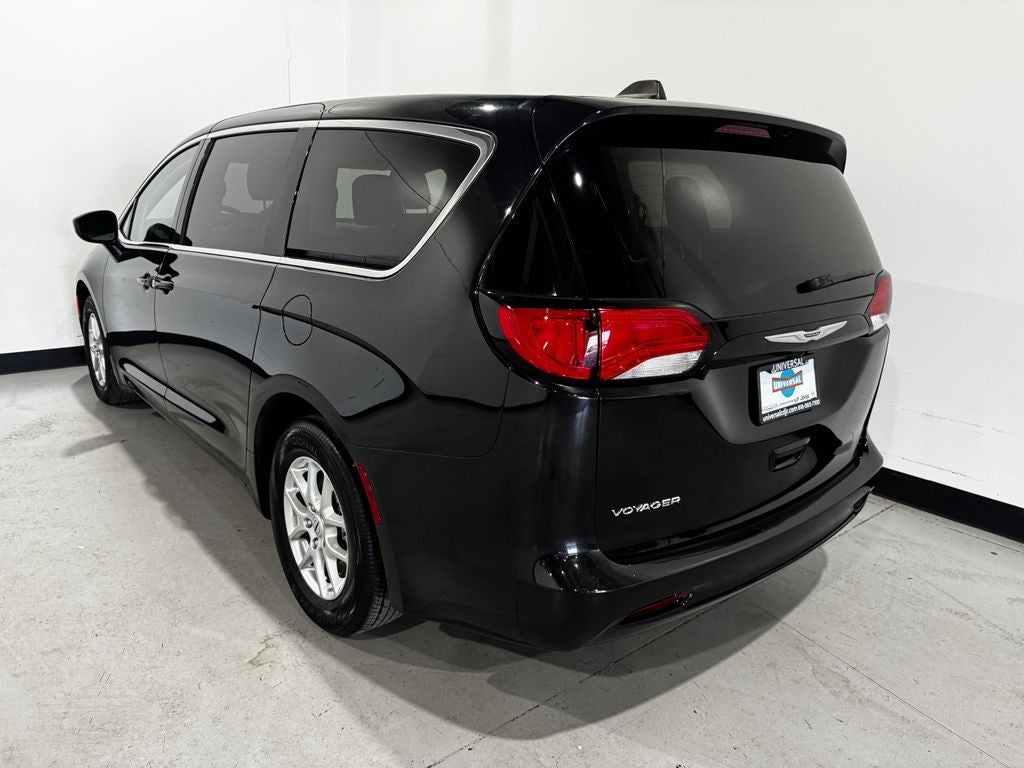 2023 Chrysler Voyager LX