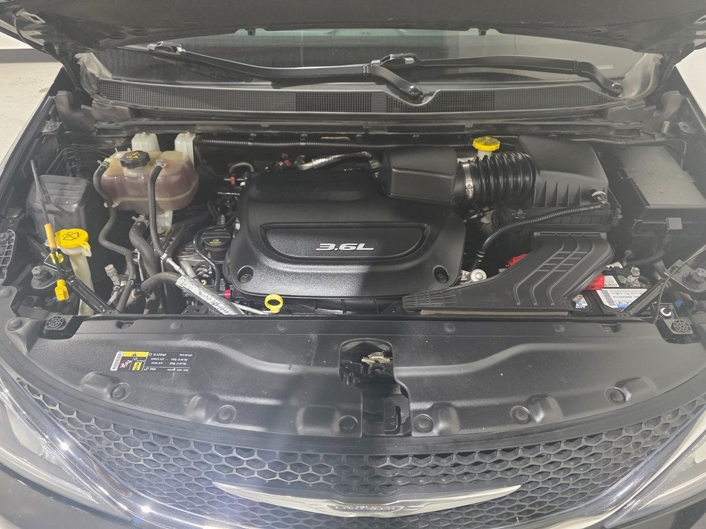 2017 Chrysler Pacifica Touring L Plus