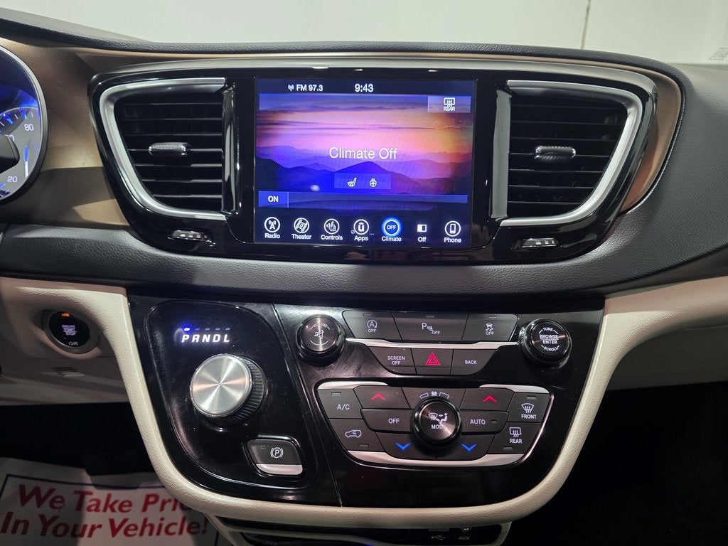 2017 Chrysler Pacifica Touring L Plus