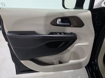 2017 Chrysler Pacifica Touring L Plus