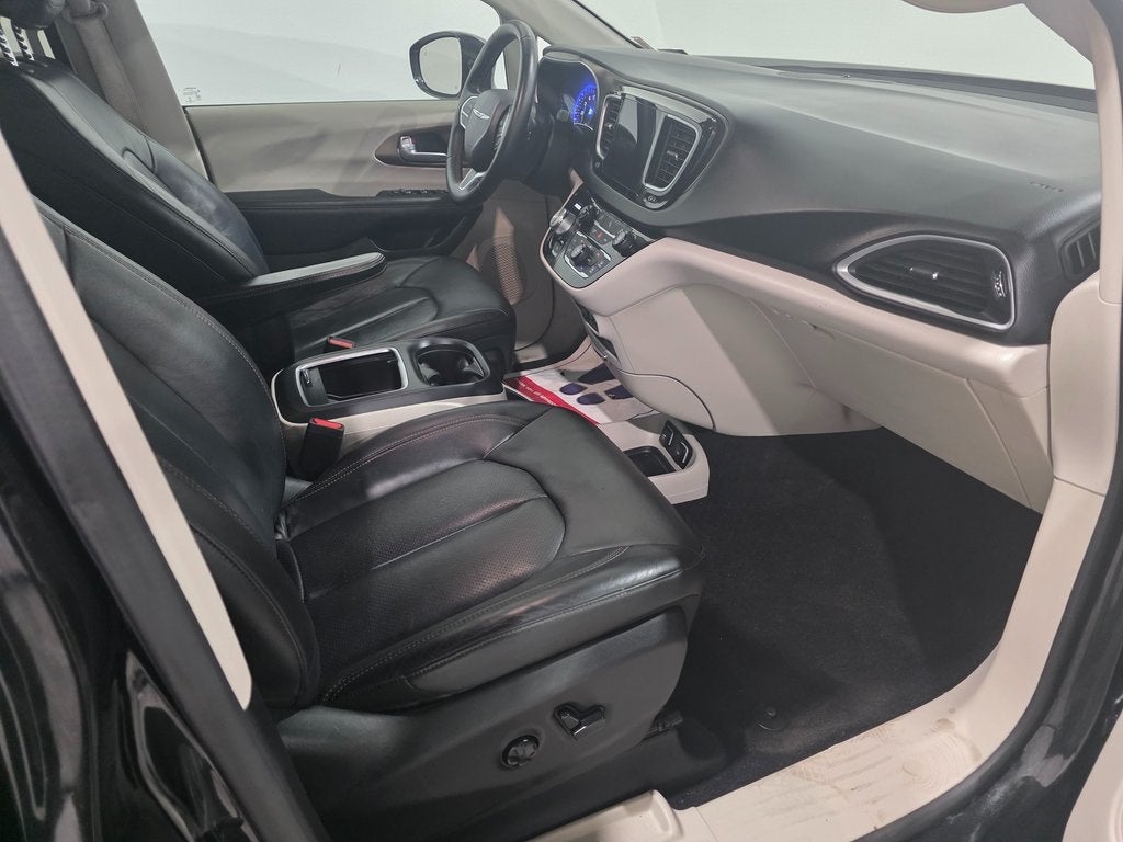 2017 Chrysler Pacifica Touring L Plus