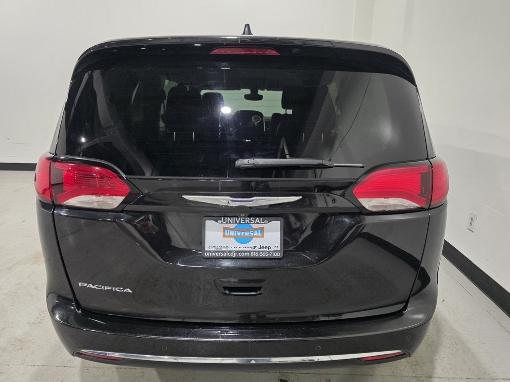 2017 Chrysler Pacifica Touring L Plus
