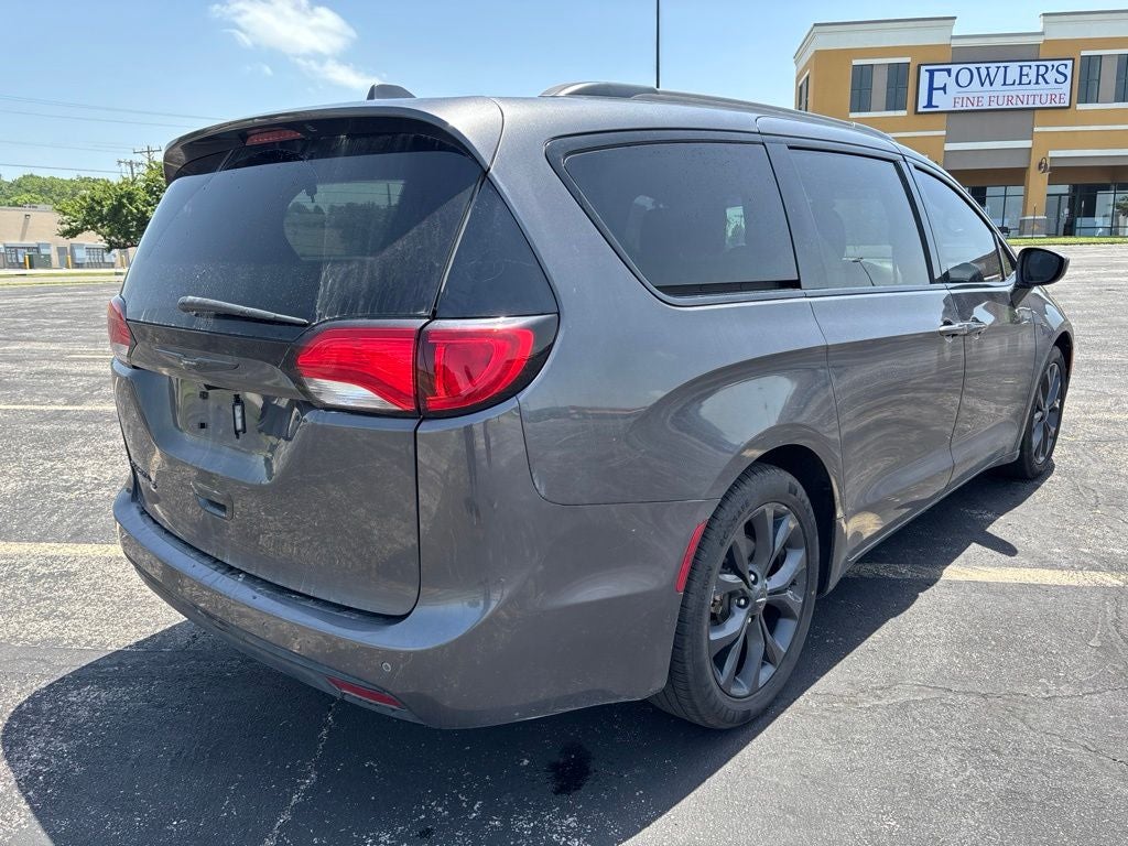 2020 Chrysler Pacifica Touring
