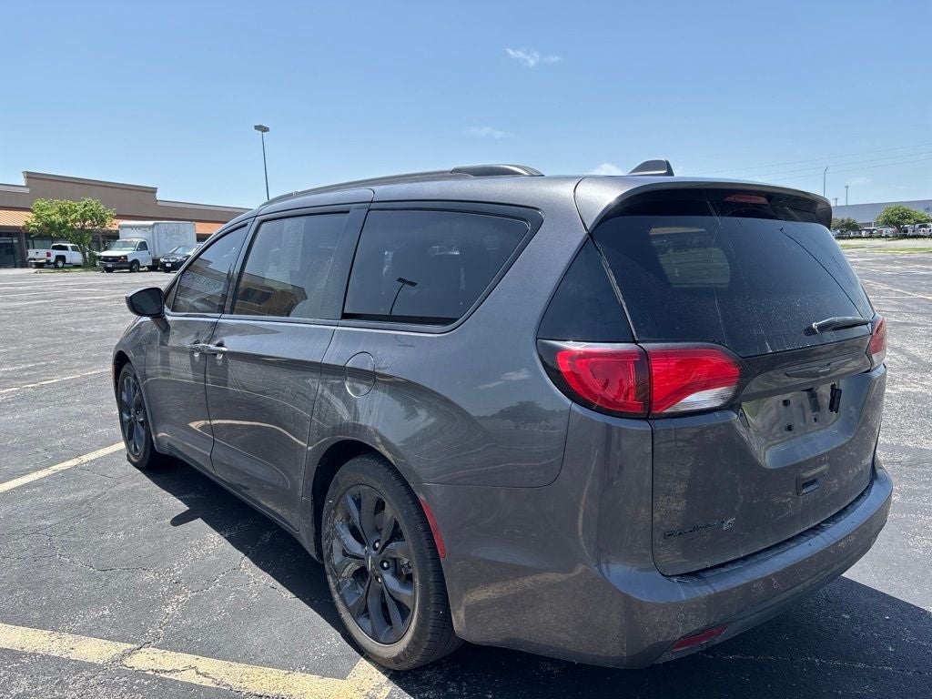 2020 Chrysler Pacifica Touring