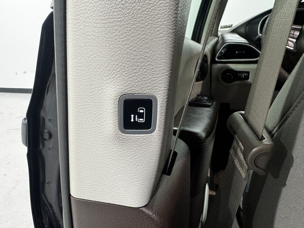 2020 Chrysler Pacifica Touring