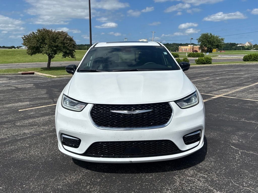Used 2026 Chrysler Pacifica Limited with VIN 2C4RC1GG8TR229401 for sale in Kansas City
