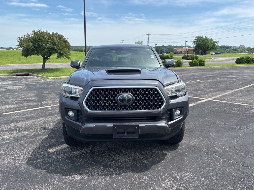 Used 2018 Toyota Tacoma TRD Sport with VIN 3TMBZ5DN9JM015726 for sale in Kansas City