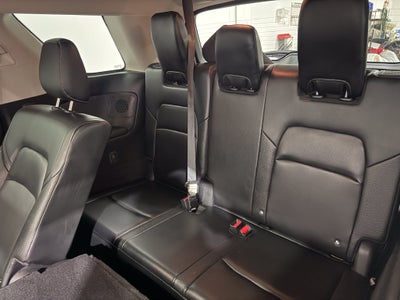 2023 Nissan Pathfinder SL Premium