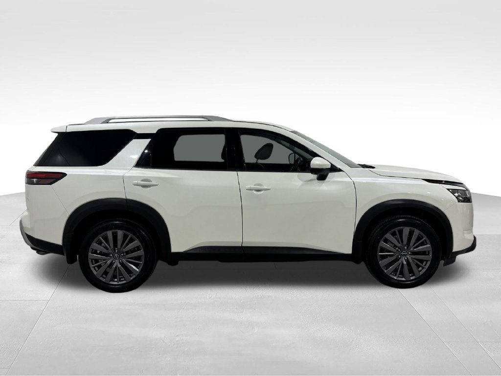 2023 Nissan Pathfinder SL Premium