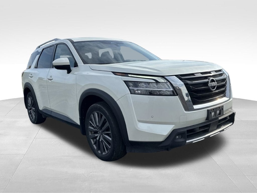 2023 Nissan Pathfinder SL Premium