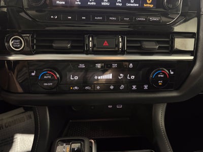 2023 Nissan Pathfinder SL Premium