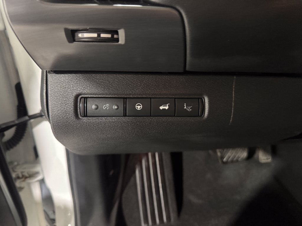 2023 Nissan Pathfinder SL Premium